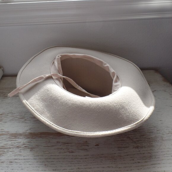 Free People Distressed Ivory Ribbon Bow Wool Hat Ale Alessandrea - Picture 6 of 8